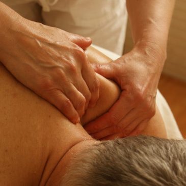 shoulder massage at Mount Tamborine eases pain